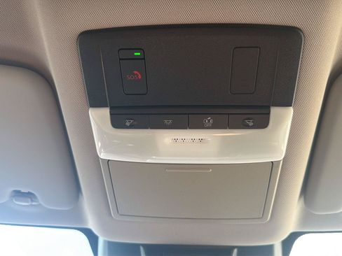 Used 2025 Nissan Rogue SV FWD image 31