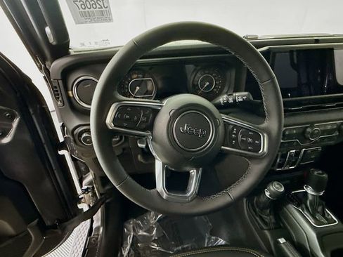 New 2026 Jeep Wrangler Unlimited Sahara AWD/4WD image 11