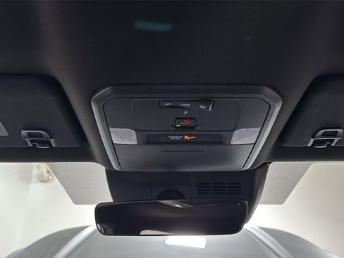 Certified 2025 Toyota Tacoma SR5 image 11