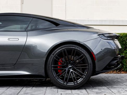 Used 2024 Aston Martin DB12 image 37