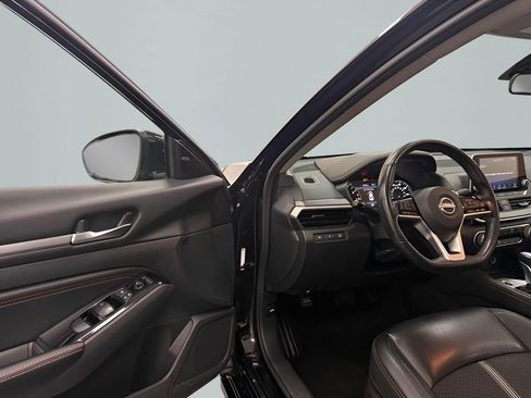 Used 2023 Nissan Altima 2.5 SR image 9