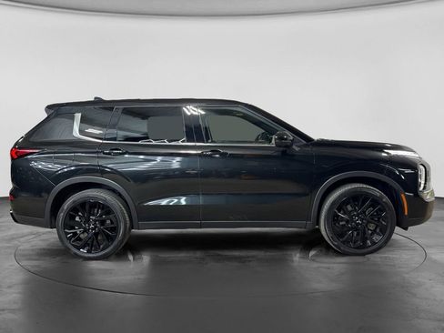 Used 2024 Mitsubishi Outlander AWD image 4