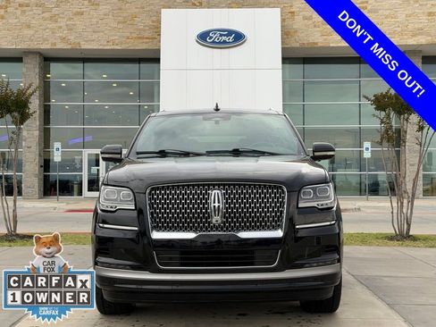 Used 2024 Lincoln Navigator L 4WD image 2