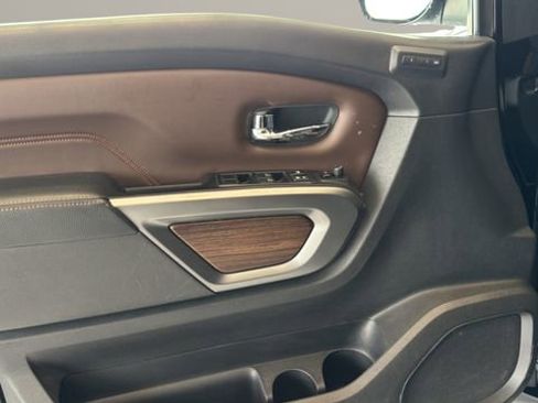 Used 2018 Nissan Titan Platinum Reserve AWD/4WD image 15