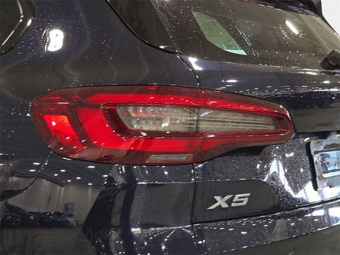 Certified 2023 BMW X5 sDrive40i w/ Executive Package image 28