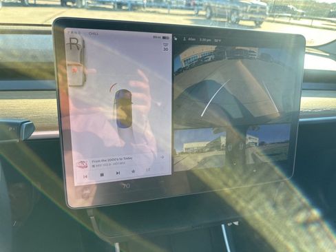 Used 2019 Tesla Model 3 Standard Range Plus image 10