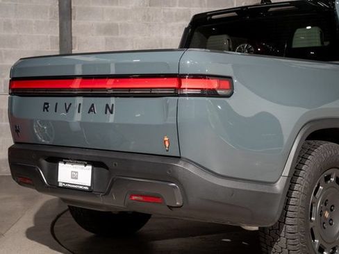 Used 2026 Rivian R1T Premium AWD/4WD image 12