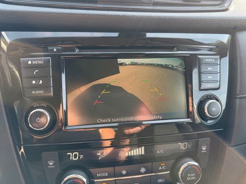 Used 2020 Nissan Rogue SV AWD/4WD image 18