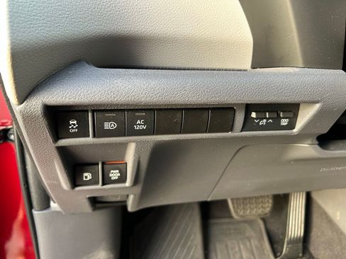 Used 2022 Toyota Sienna XLE w/ XLE Plus Package FWD image 20