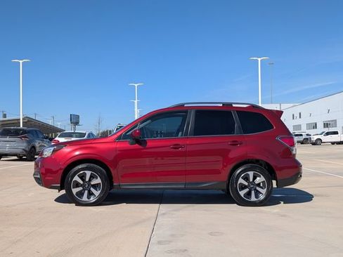 Used 2017 Subaru Forester 2.5i Limited image 3
