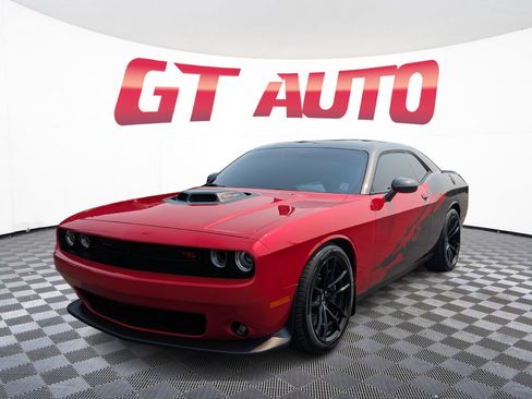 Used 2022 Dodge Challenger R/T Scat Pack w/ Shaker Package RWD image 2
