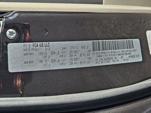 Used 2017 Chrysler Pacifica Touring-L image 24