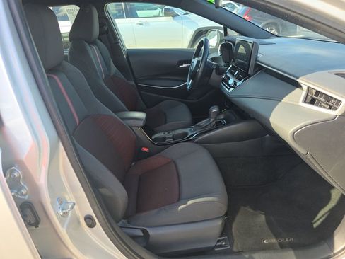 Used 2025 Toyota Corolla SE FWD image 3