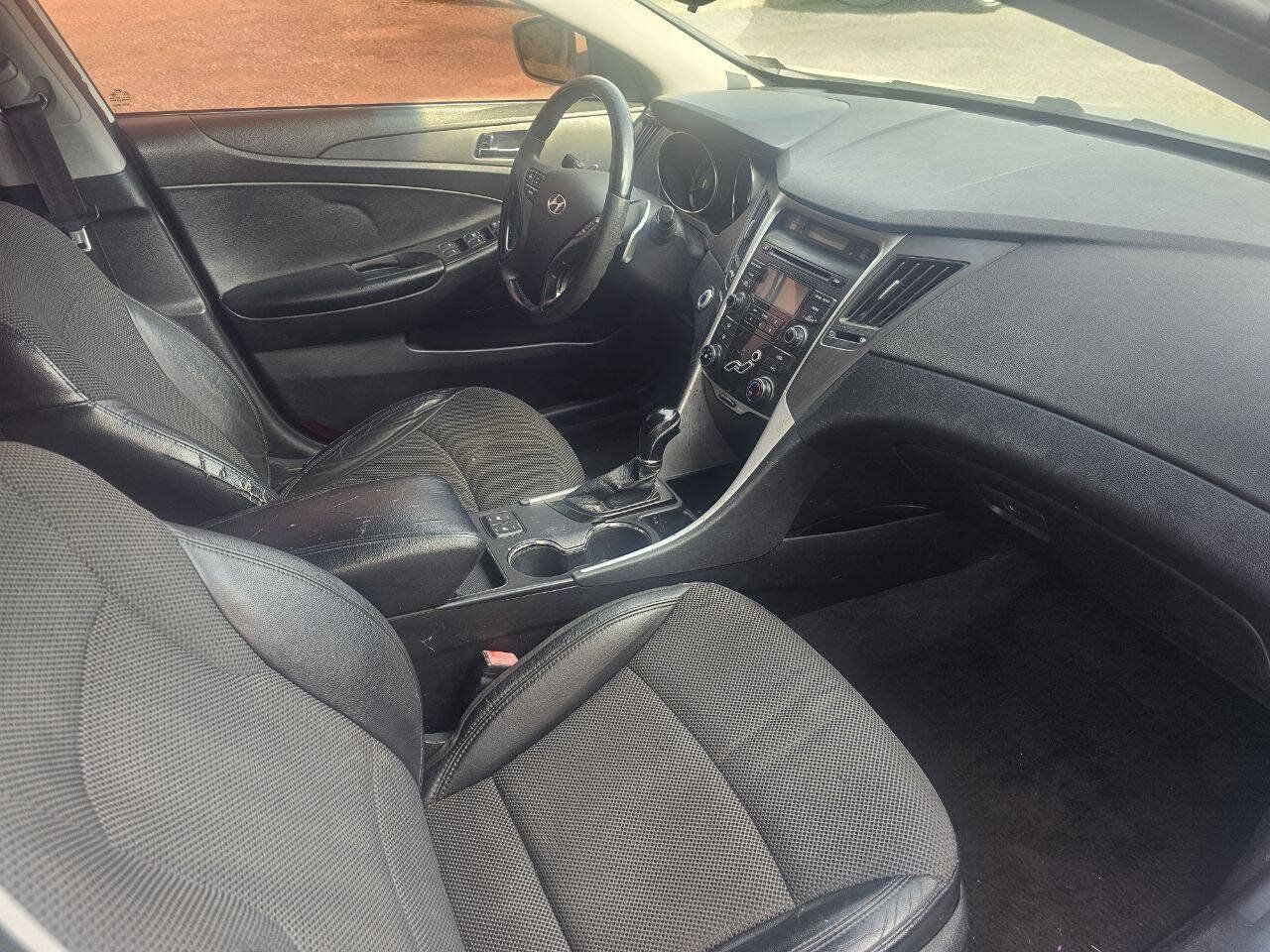 Used 2013 Hyundai Sonata SE FWD image 11
