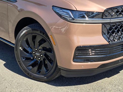 New 2026 Lincoln Navigator Black Label AWD/4WD image 9