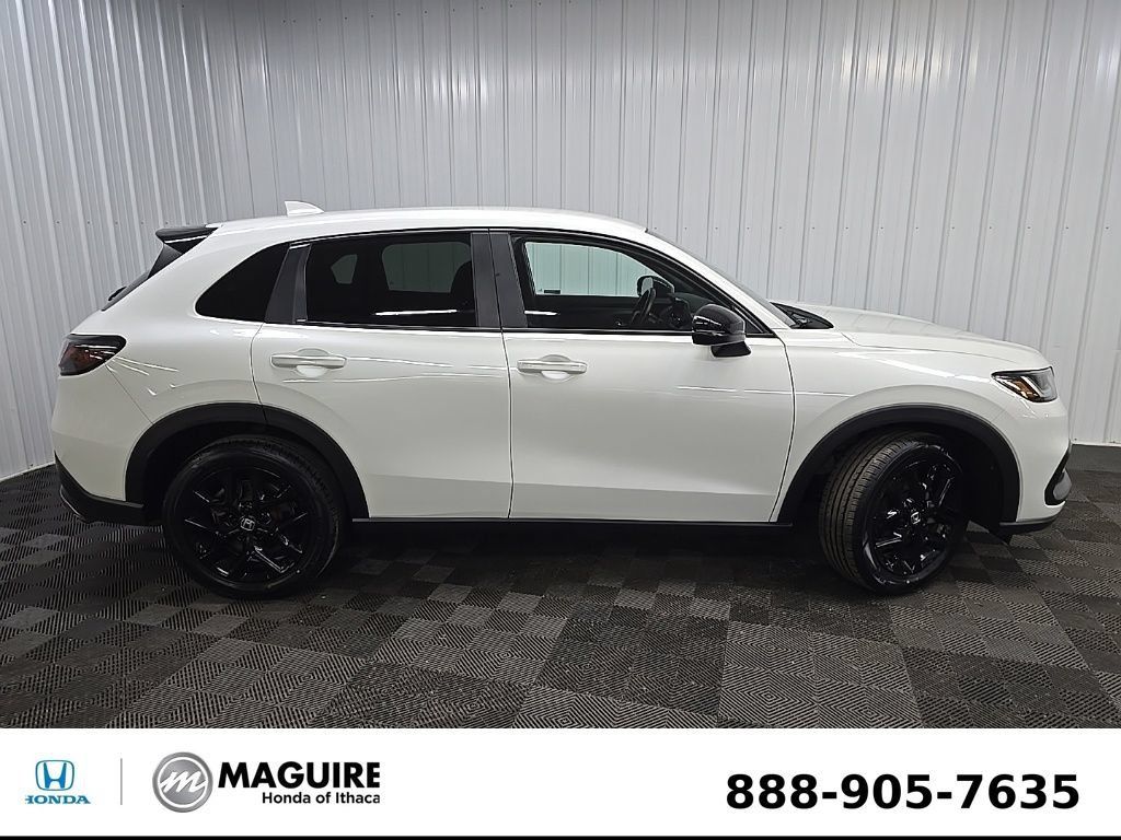 Used 2024 Honda HR-V Sport image 2