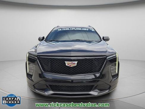 Used 2024 Cadillac XT4 Sport w/ Technology Package FWD image 5