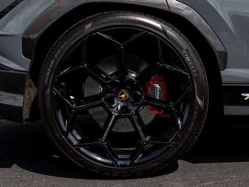 Used 2023 Lamborghini Urus Performante image 21