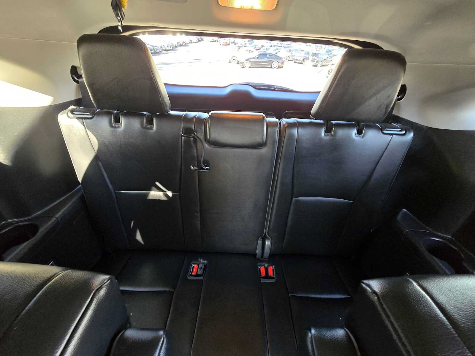 Used 2023 Toyota Highlander XLE AWD/4WD image 18