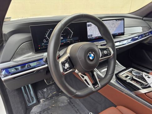 Used 2023 BMW 760i xDrive w/ Executive Package AWD/4WD image 14