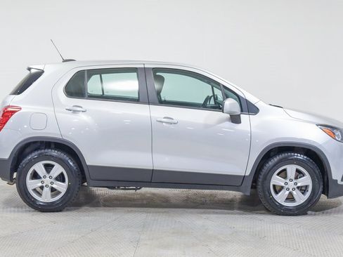 Used 2021 Chevrolet Trax LS image 12
