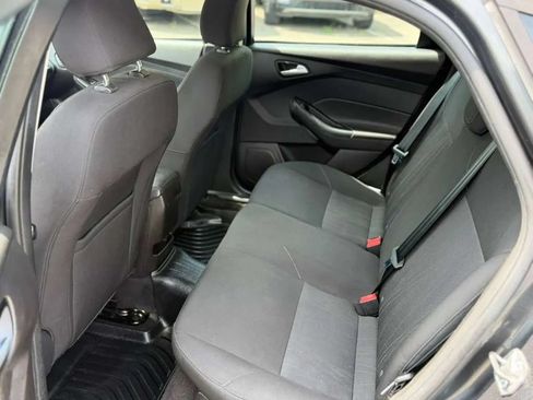 Used 2017 Ford Focus SE FWD image 14