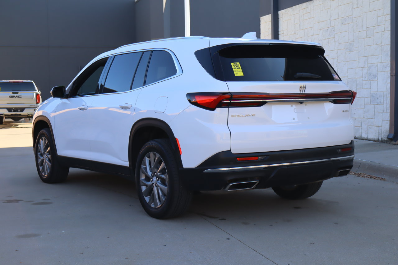 Used 2026 Buick Enclave Preferred FWD image 3
