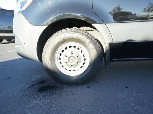 Used 2023 Mercedes-Benz Sprinter 2500 image 21