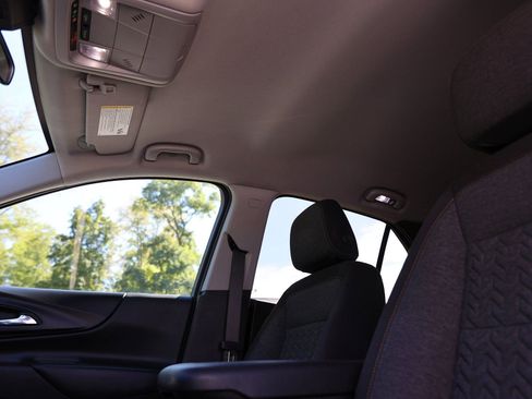 Used 2023 Chevrolet Equinox LT image 4