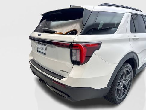 Used 2025 Ford Explorer ST-Line w/ Premium Package AWD/4WD image 18