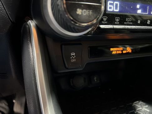 Used 2020 Toyota RAV4 XLE w/ Convenience Package image 30