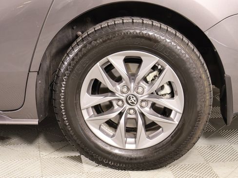 Used 2024 Toyota Sienna XLE image 20