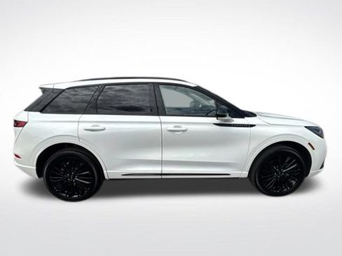 Certified 2026 Lincoln Corsair Premiere AWD/4WD image 9