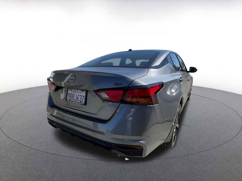 Used 2025 Nissan Altima 2.5 SR image 14