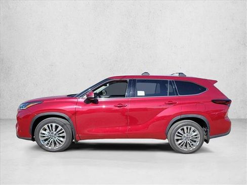 Used 2026 Toyota Highlander Platinum AWD/4WD image 8