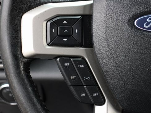 Used 2019 Ford F250 Lariat w/ Chrome Package image 25