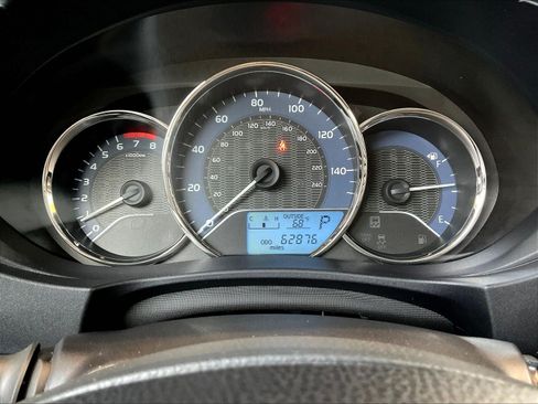 Used 2015 Toyota Corolla LE FWD image 13