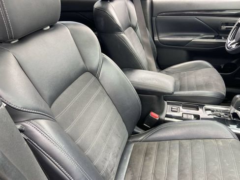 Used 2019 Mitsubishi Outlander LE FWD image 24
