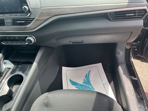 Used 2024 Nissan Altima 2.5 SV image 31