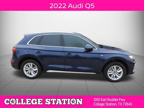 Used 2022 Audi Q5 2.0T Premium w/ Convenience Package AWD/4WD image 2