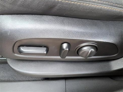 Used 2019 GMC Terrain SLE w/ Driver Convenience Package image 12