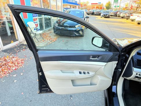 Used 2013 Subaru Legacy 2.5i Premium image 18