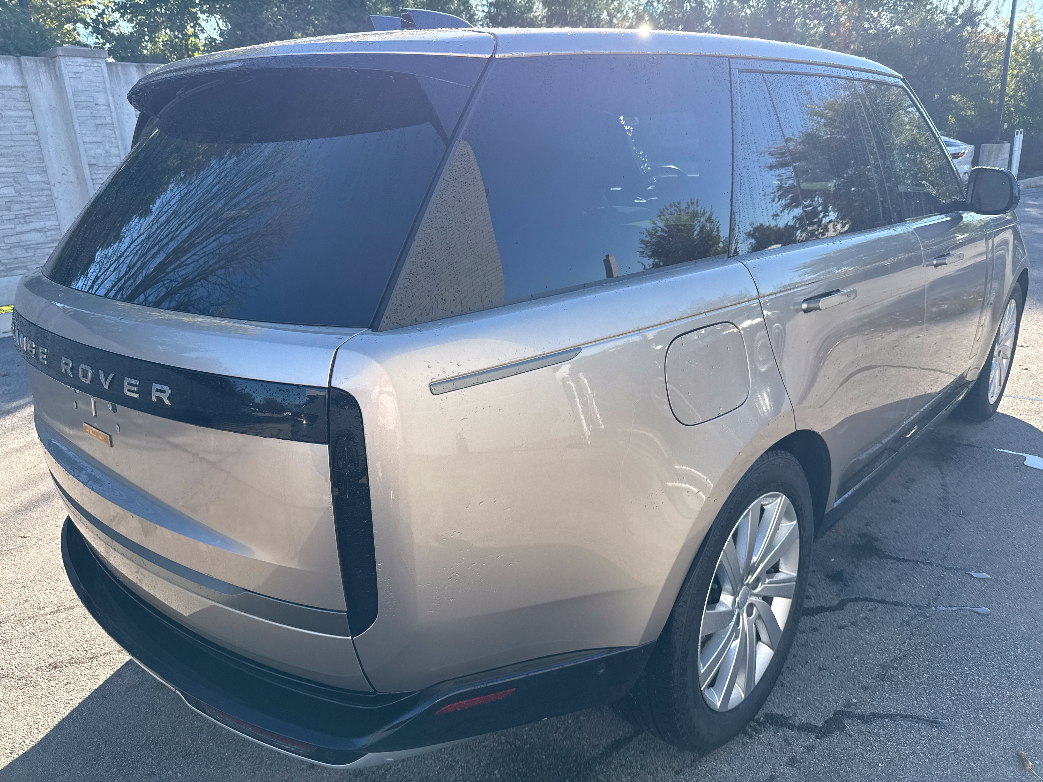 Used 2024 Land Rover Range Rover SE AWD/4WD image 9