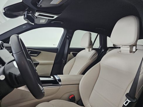 Certified 2025 Mercedes-Benz GLC 350e 4MATIC image 8