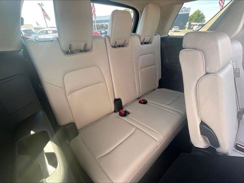 Certified 2024 Nissan Pathfinder SL FWD image 29