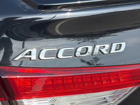 Used 2019 Honda Accord Sport image 31