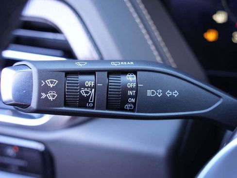 Used 2025 GMC Yukon Elevation image 16