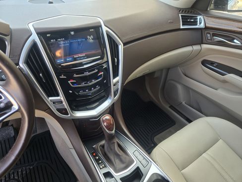 Used 2010 Cadillac SRX Luxury image 13