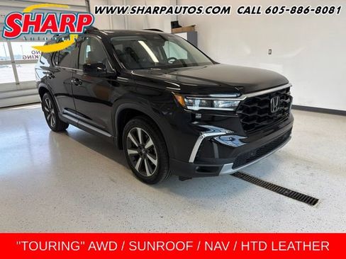Used 2023 Honda Pilot Touring image 1