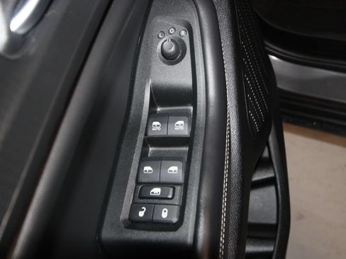Used 2024 Jeep Grand Cherokee Altitude AWD/4WD image 6